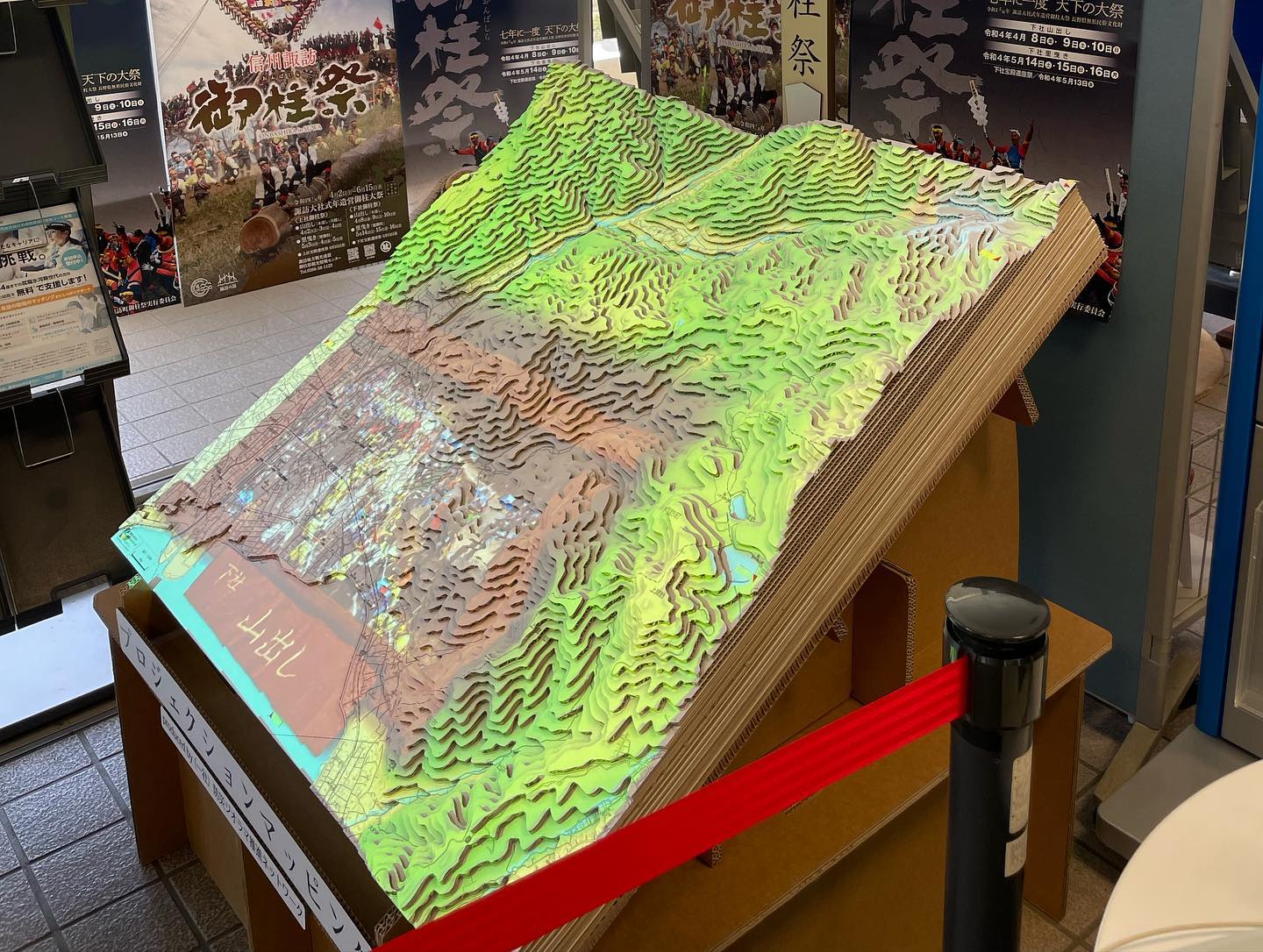 平成二十八丙申年　御柱祭　気落としジオラマ 七年に一度！！御柱祭の下社木落しで写真を撮影してきた